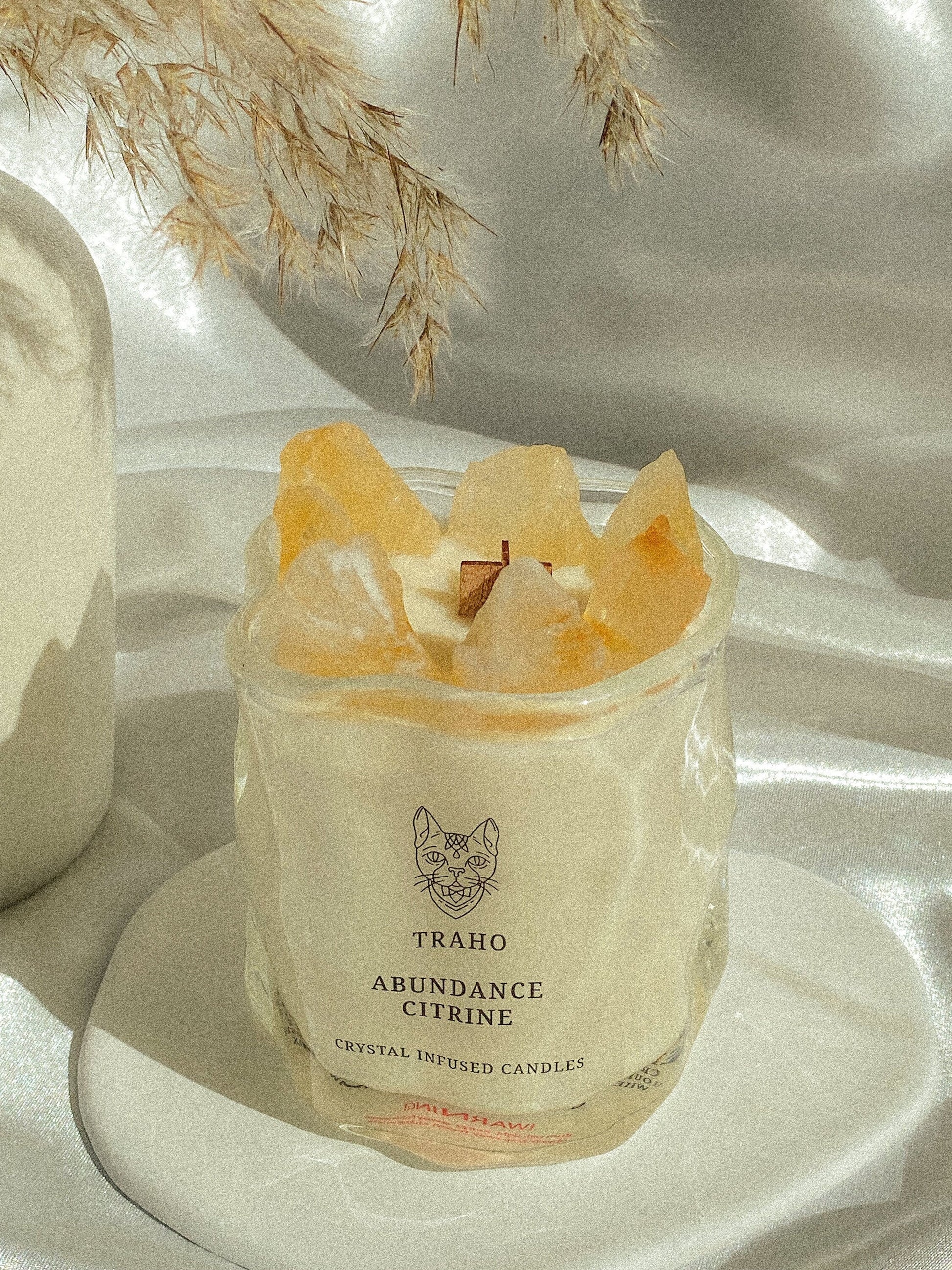 Traho Abundance Citrine Crystal Infused Soy Wax Natural 7 OZ Handmade Ritual CANDLE With Wooden Wick & Glitters, Natural Aromatherapy Candle