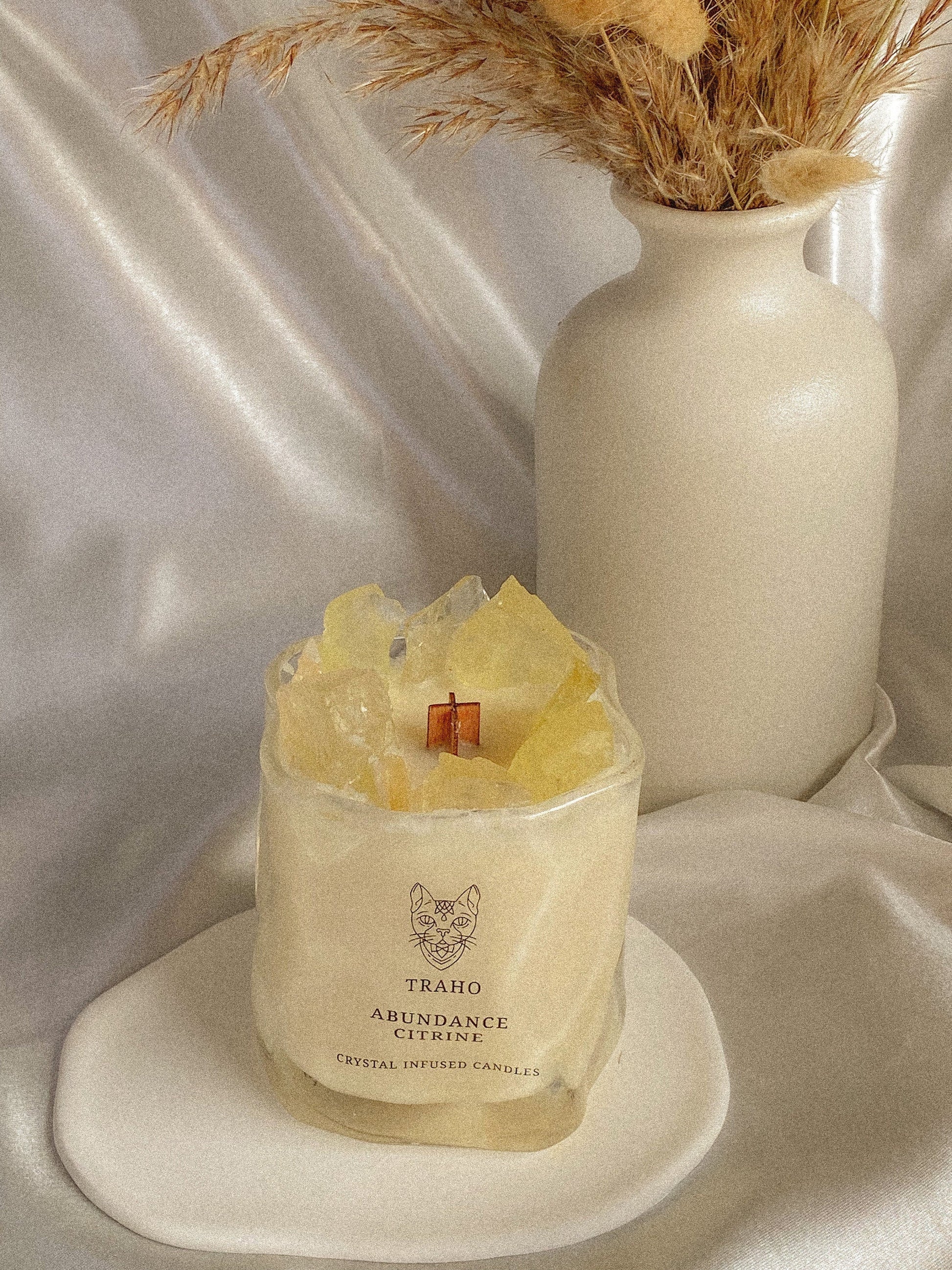 Traho Abundance Citrine Crystal Infused Soy Wax Natural 7 OZ Handmade Ritual CANDLE With Wooden Wick & Glitters, Natural Aromatherapy Candle