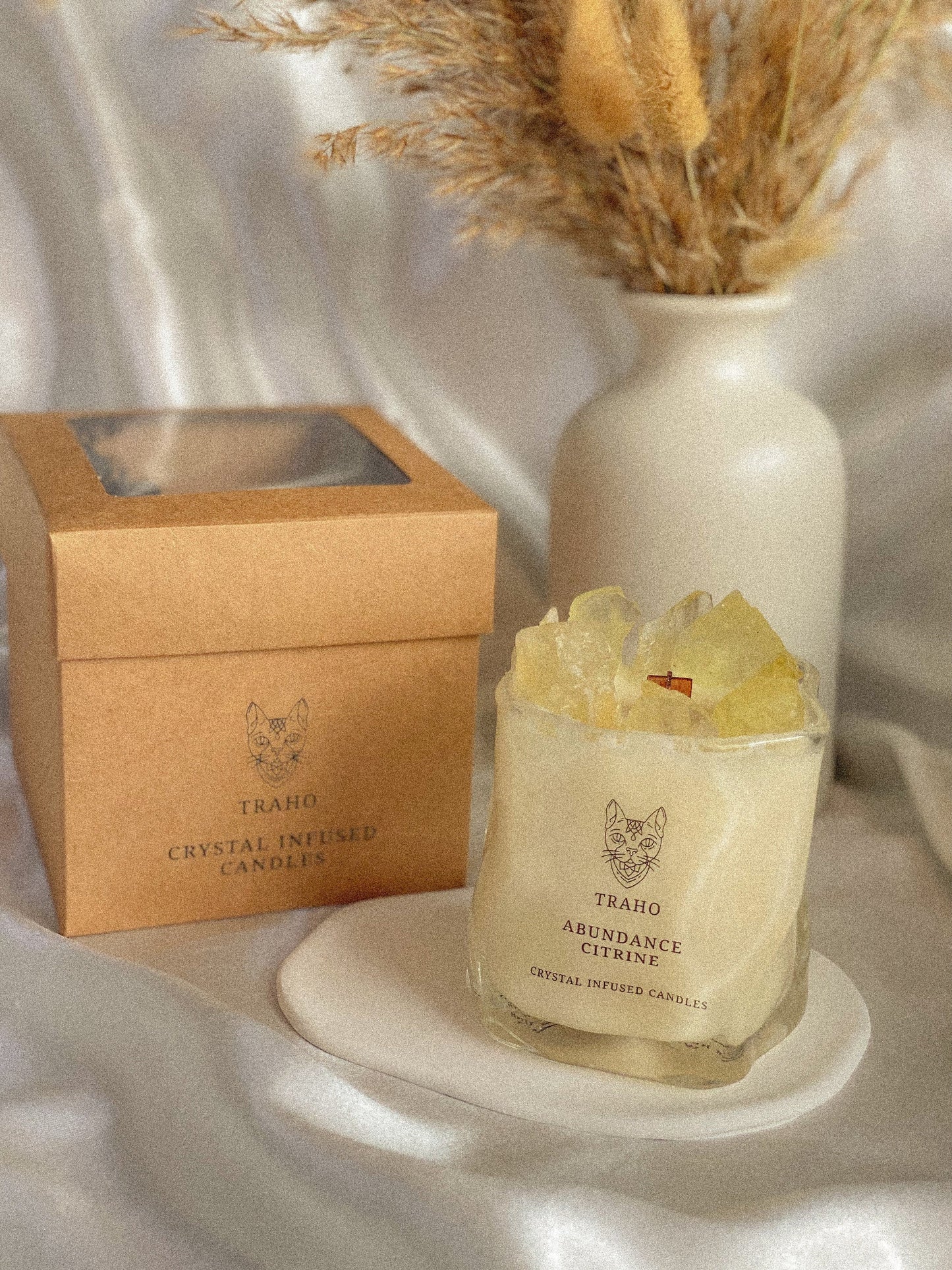 Traho Abundance Citrine Crystal Infused Soy Wax Natural 7 OZ Handmade Ritual CANDLE With Wooden Wick & Glitters, Natural Aromatherapy Candle