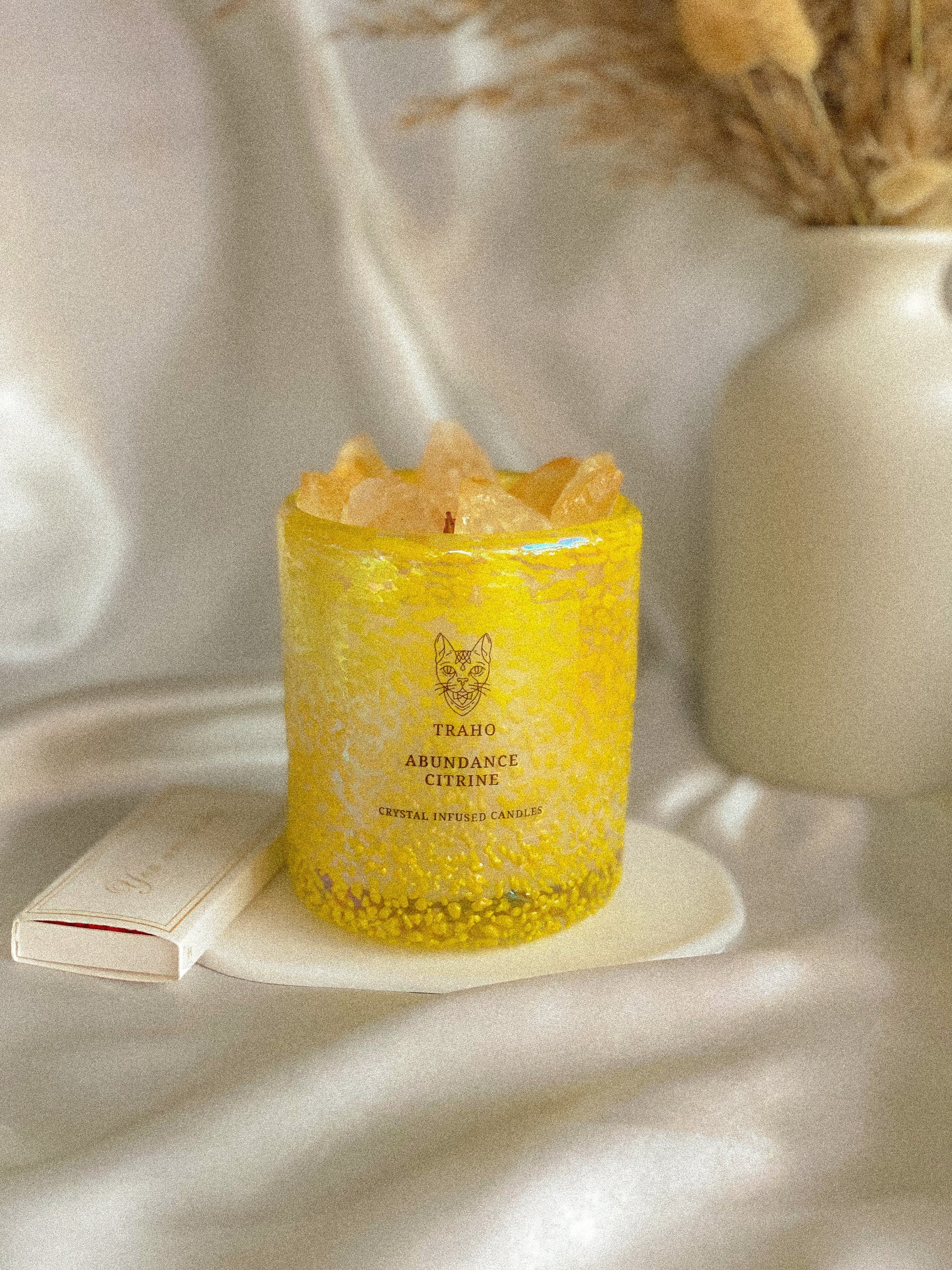 Traho Abundance Citrine Crystal Infused Soy Wax Natural 8 OZ Handmade CANDLE With Wooden Wick & Glitters, Natural Candle Aromatherapy Candle