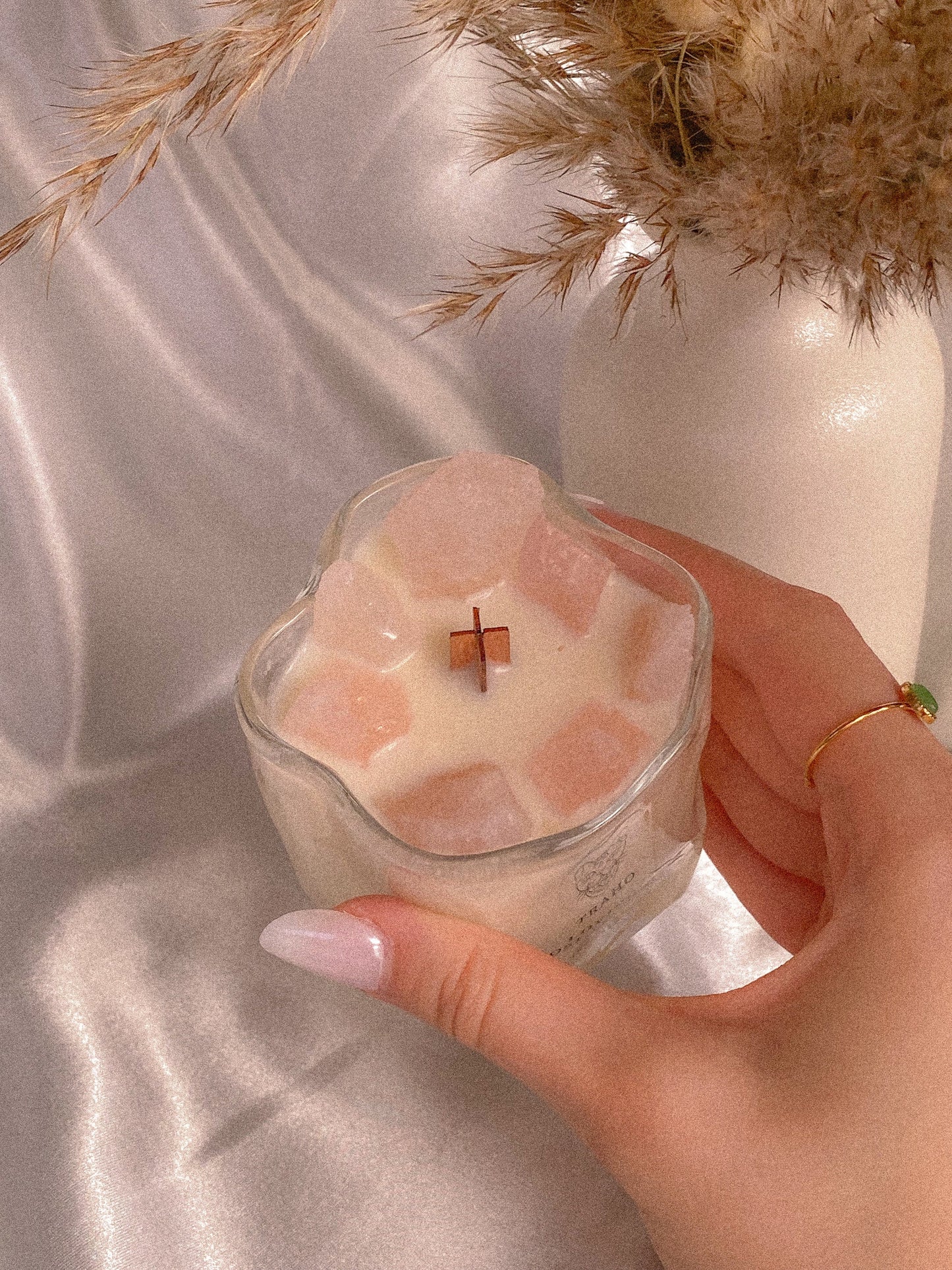 Traho Loving Rose Quartz Crystal Infused Soy Wax Natural 7 OZ Handmade Ritual CANDLE With Wooden Wick, Glitters, Natural Aromatherapy Candle