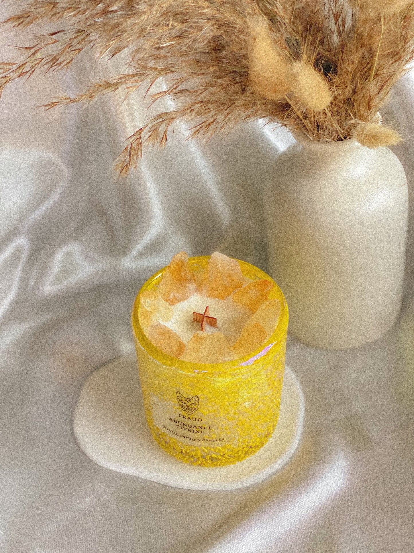 Traho Abundance Citrine Crystal Infused Soy Wax Natural 8 OZ Handmade CANDLE With Wooden Wick & Glitters, Natural Candle Aromatherapy Candle