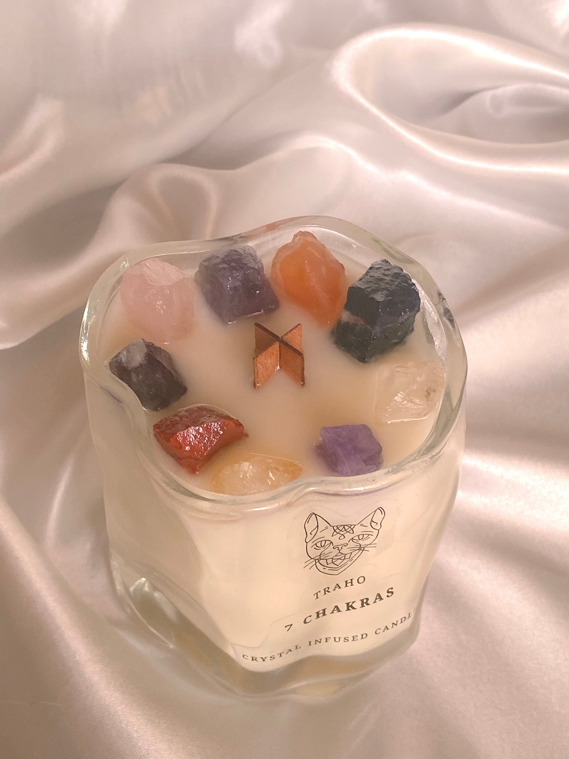 Traho 7 Chakras Genuine Crystals Infused Soy Wax Natural 7 OZ. Handmade Ritual CANDLE With Wooden Wick & Glitters Aromatherapy Candle, Oils